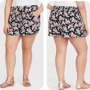 Torrid black floral gauze shorts with pockets size 4